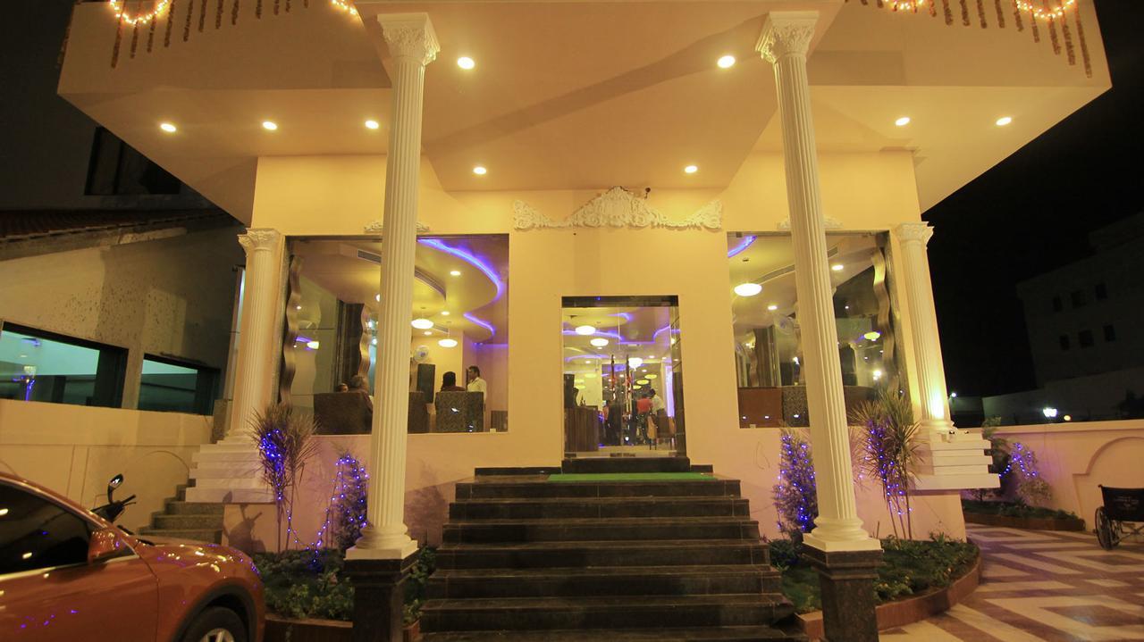 Hotel Sai Dharam Palace Shirdi Exterior foto