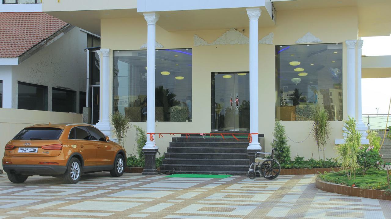 Hotel Sai Dharam Palace Shirdi Exterior foto