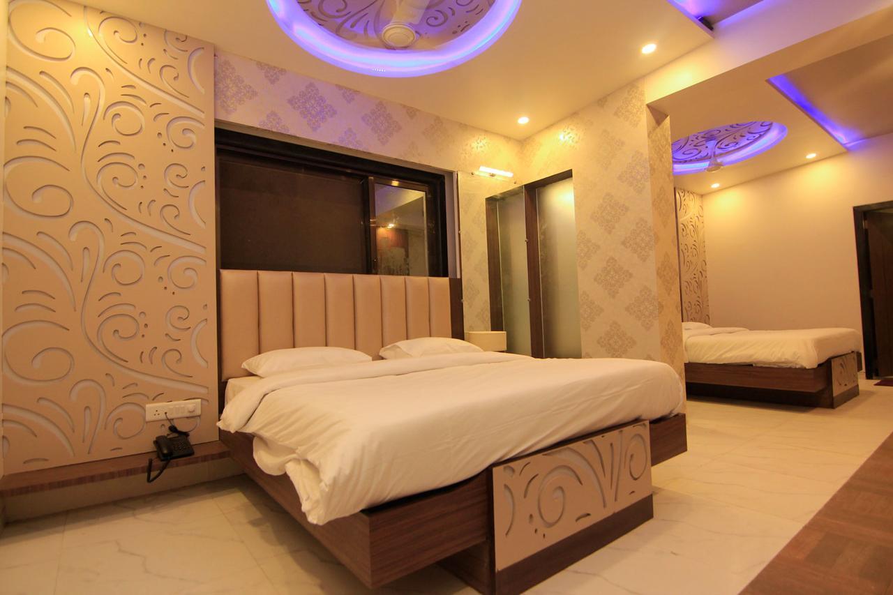 Hotel Sai Dharam Palace Shirdi Exterior foto